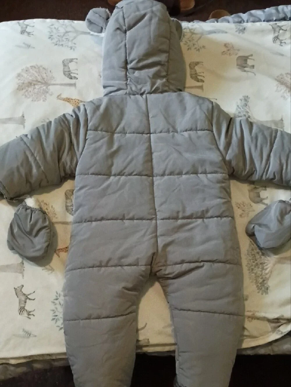 SHEIN Gray Hooded Baby One-Piece Snowsuit with Heart Toggle Accents